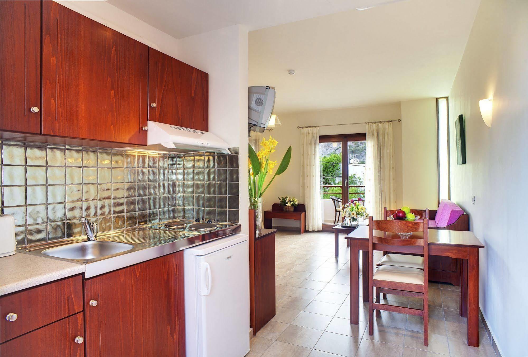 Syia Hotel Soúgia Luaran gambar