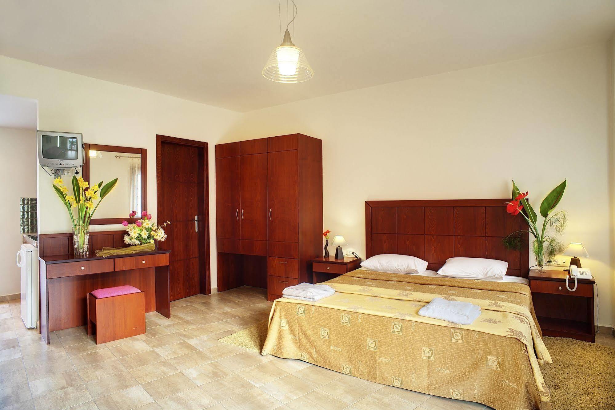 Syia Hotel Soúgia Luaran gambar